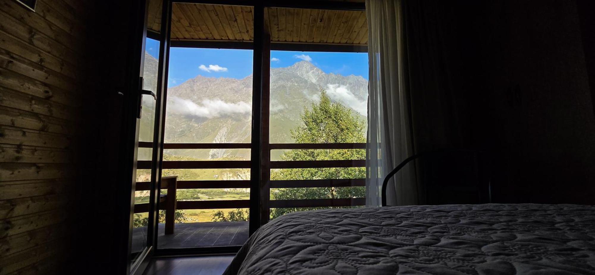 My Space Kazbegi Екстериор снимка